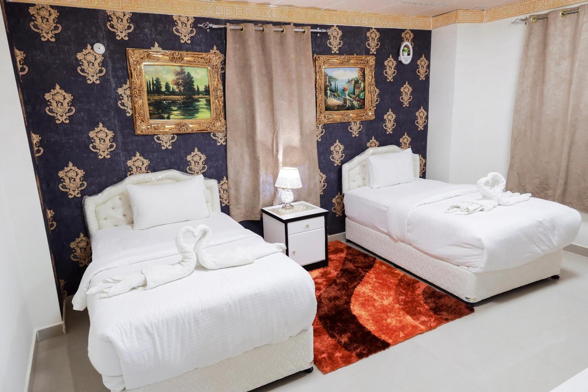 Capital O 141 Golden Rays Hotel Ibra ภายนอก รูปภาพ